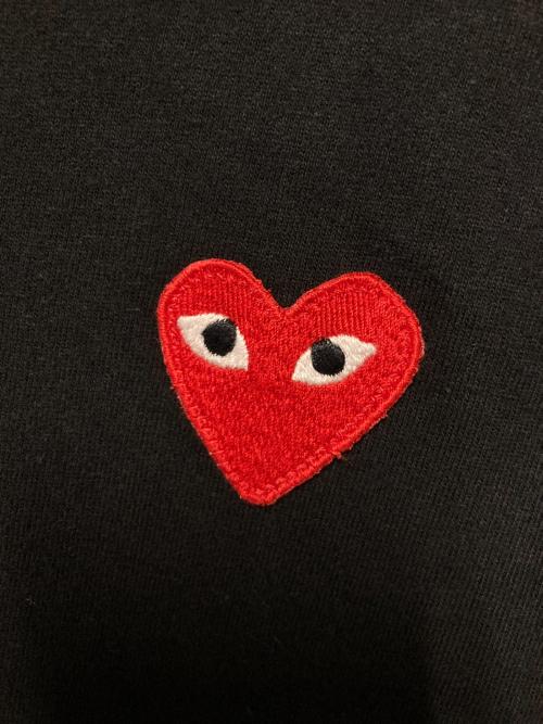 PLAY COMME des GARCONS（プレイコムデギャルソン）PLAY COMME des GARCONS (プレイコムデギャルソン) ワンポイント刺繍Tシャツ ブラック サイズ:Sの古着・服飾アイテム