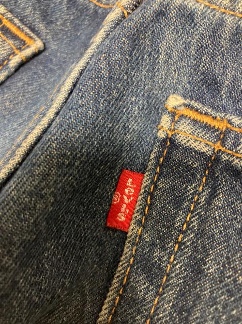 LEVI'S（リーバイス）LEVI'S (リーバイス) 501XX デニムパンツ / 2002年製 インディゴ サイズ:W32 L33の古着・服飾アイテム