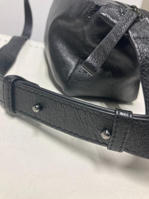 ear PAPILLONNER（イアパピヨネ）ear PAPILLONNER (イアパピヨネ) ボックスミニショルダーバッグ ブラックの古着・服飾アイテム