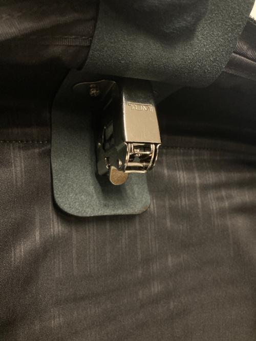 TUMI（トゥミ）TUMI (トゥミ) トライフォールドガーメントバッグ ブラックの古着・服飾アイテム