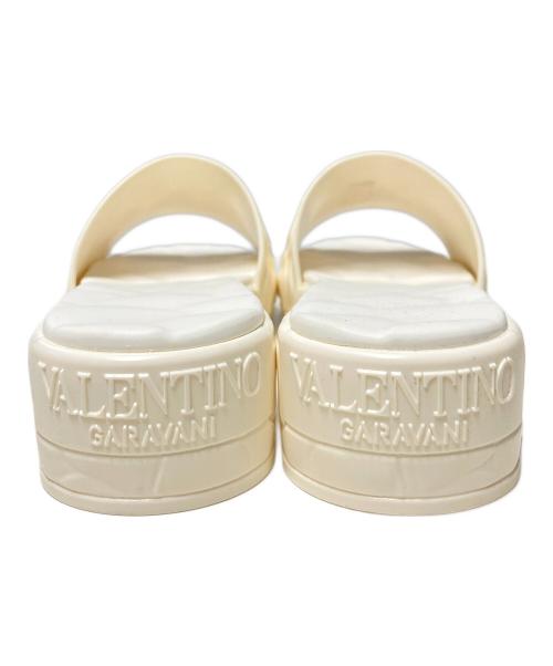 VALENTINO GARAVANI（ヴァレンティノ・ガラヴァーニ）VALENTINO GARAVANI (ヴァレンティノ・ガラヴァーニ) Atelier 03 Rose Edition / ラバースライドサンダル アイボリー サイズ:35の古着・服飾アイテム