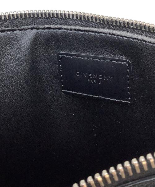GIVENCHY（ジバンシィ）GIVENCHY (ジバンシィ) シャーク クラッチバッグ ブラックの古着・服飾アイテム