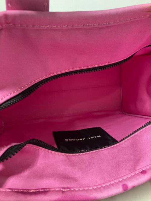 MARC JACOBS（マークジェイコブス）MARC JACOBS (マークジェイコブス) THE CITY TOTE BAG ピンクの古着・服飾アイテム