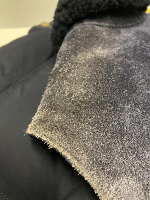Rocky Mountain FeatherBed（ロッキーマウンテンフェザーベッド）Rocky Mountain FeatherBed (ロッキーマウンテンフェザーベッド) BEAUTY&YOUTH (ビューティーアンドユース) レザーヨークダウンベスト ネイビー サイズ:36の古着・服飾アイテム