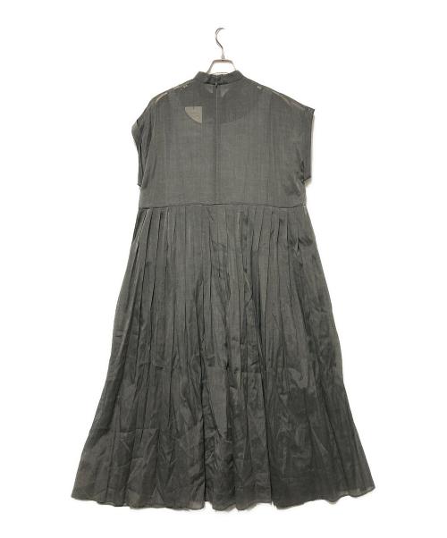 ebure（エブール）ebure (エブール) シルクブレンドノースリーブワンピース グレー サイズ:36 未使用品の古着・服飾アイテム