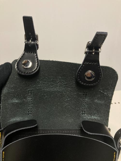 Dr.Martens（ドクターマーチン）Dr.Martens (ドクターマーチン) 7インチサッチェルバッグ ブラックの古着・服飾アイテム