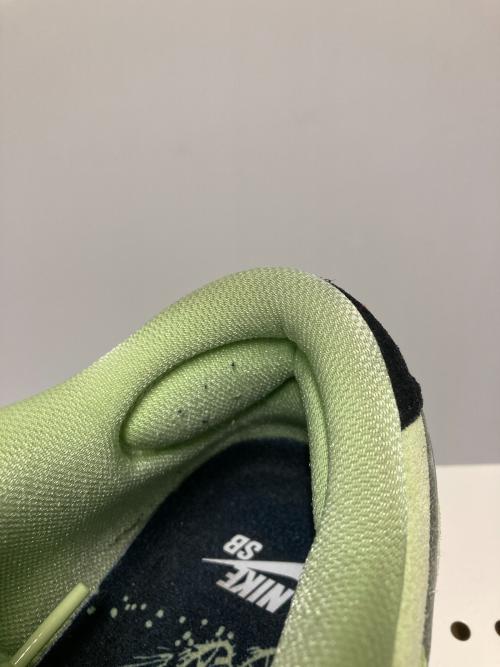 NIKE SB（ナイキエスビー）NIKE SB (ナイキエスビー) DUNK LOW PRO PRM グリーン サイズ:US9.5の古着・服飾アイテム
