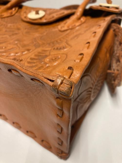 Carving Tribes（カービングトライブス）Carving Tribes (カービングトライブス) Maestra S ブラウンの古着・服飾アイテム