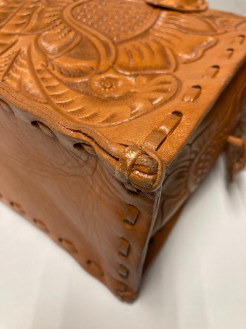 Carving Tribes（カービングトライブス）Carving Tribes (カービングトライブス) Maestra S ブラウンの古着・服飾アイテム