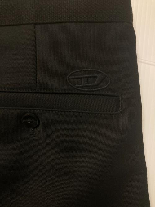 DIESEL（ディーゼル）DIESEL (ディーゼル) P-GOLD ベルテッドストレートパンツ ブラック サイズ:30の古着・服飾アイテム