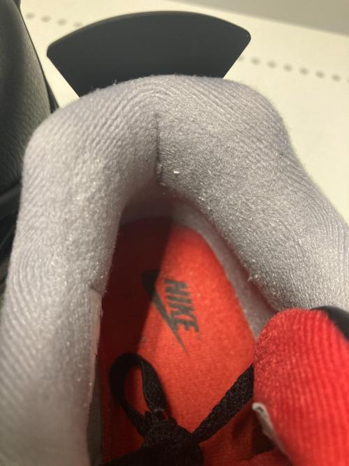 NIKE（ナイキ）NIKE (ナイキ) AIR JORDAN 4 RETRO BLACK/FIRE RED-CEMEN サイズ:US8の古着・服飾アイテム