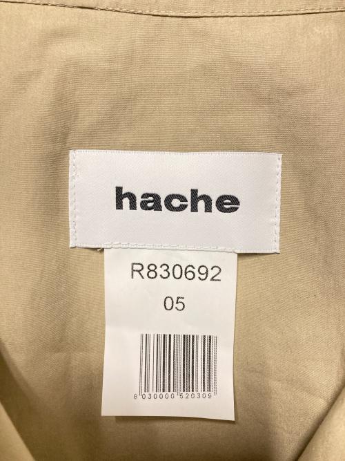 HACHE（アッシュ）HACHE (アッシュ) スタンドカラーコート ベージュ サイズ:42 未使用品の古着・服飾アイテム