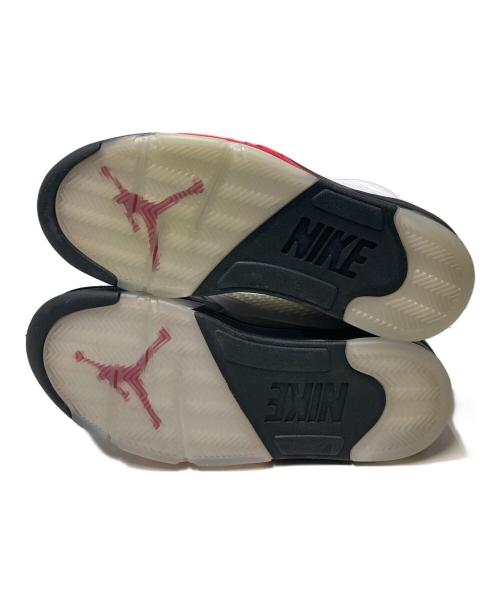 NIKE（ナイキ）NIKE (ナイキ) AIR JORDAN 5 RETRO ホワイト サイズ:US9 未使用品の古着・服飾アイテム
