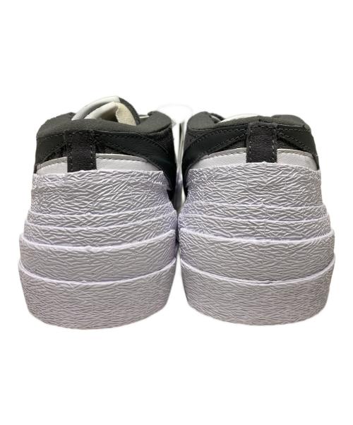 NIKE（ナイキ）NIKE (ナイキ) sacai (サカイ) BLAZER LOW グレー×ホワイト サイズ:US9.5 未使用品の古着・服飾アイテム