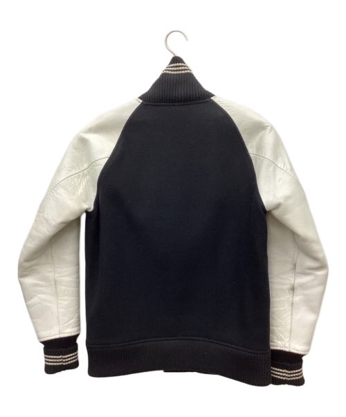 fecetasm（ファゼッタズム）fecetasm (ファゼッタズム) スタジャン ホワイト×ブラック サイズ:Mの古着・服飾アイテム