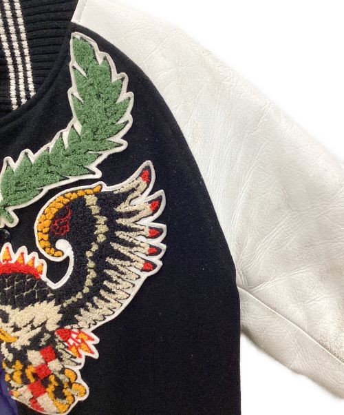 fecetasm（ファゼッタズム）fecetasm (ファゼッタズム) スタジャン ホワイト×ブラック サイズ:Mの古着・服飾アイテム