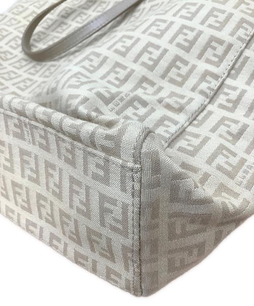 FENDI（フェンディ）FENDI (フェンディ) トートバッグ ベージュの古着・服飾アイテム