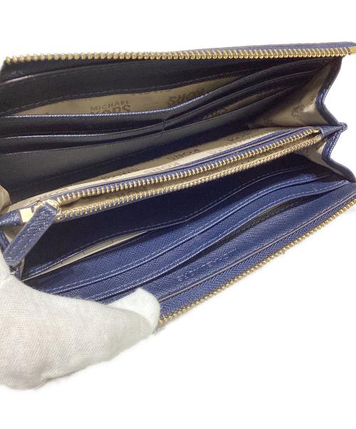 MICHAEL KORS（マイケル・コース）MICHAEL KORS (マイケルコース) L字ラウンドファスナー財布 ネイビーの古着・服飾アイテム
