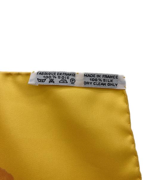 HERMES（エルメス）HERMES (エルメス) シルクスカーフ CONCERTO カレ90 イエローの古着・服飾アイテム
