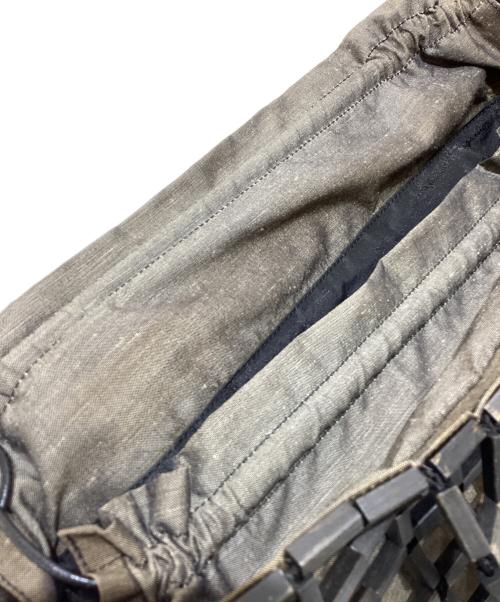 Salvatore Ferragamo（サルヴァトーレ フェラガモ）Salvatore Ferragamo (サルヴァトーレ フェラガモ) メッシュハンドバッグ グレー×ブラックの古着・服飾アイテム