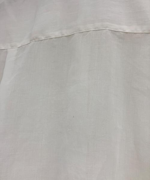 FRED PERRY（フレッドペリー）FRED PERRY (フレッドペリー) ノースリーブブラウス ベージュ サイズ:UK10の古着・服飾アイテム