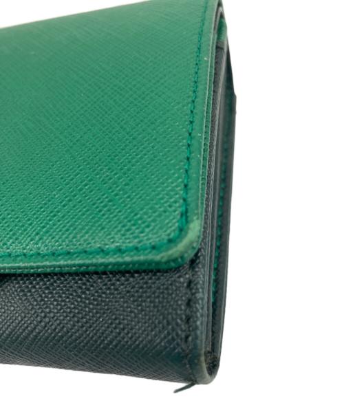 agnes b voyage（アニエスベーボヤージュ）agnes b voyage (アニエスベーボヤージュ) 2つ折り財布 グリーン×ブラックの古着・服飾アイテム