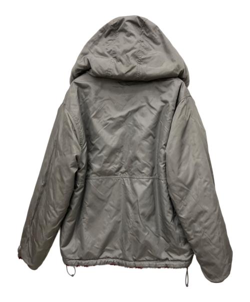 SUPREME（シュプリーム）Supreme (シュプリーム) Celtic knot reversible グレー×レッド サイズ:Mの古着・服飾アイテム