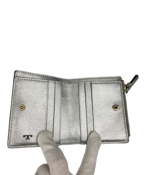 TORY BURCH（トリーバーチ）TORY BURCH (トリーバーチ) ミニ財布 シルバー色の古着・服飾アイテム