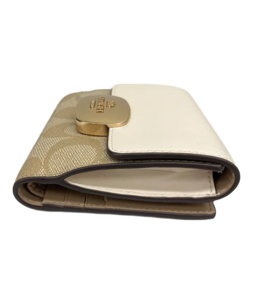 COACH（コーチ）COACH (コーチ) エライザ スモール ウォレット ベージュ×ホワイトの古着・服飾アイテム