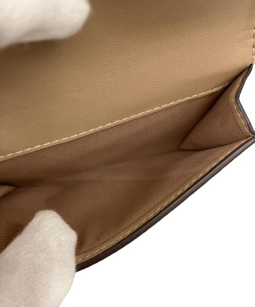 COACH（コーチ）COACH (コーチ) エライザ スモール ウォレット ベージュ×ホワイトの古着・服飾アイテム