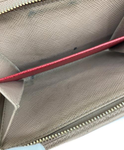 PRADA（プラダ）PRADA (プラダ) 2つ折り財布 ベージュ×レッドの古着・服飾アイテム