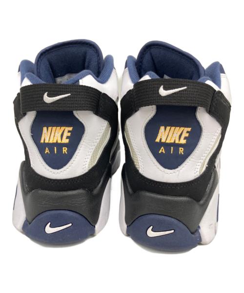 NIKE（ナイキ）NIKE (ナイキ) ミッドカットスニーカー AIR BARRAGE(エアバラージ) MID ホワイト×ネイビー サイズ:27の古着・服飾アイテム