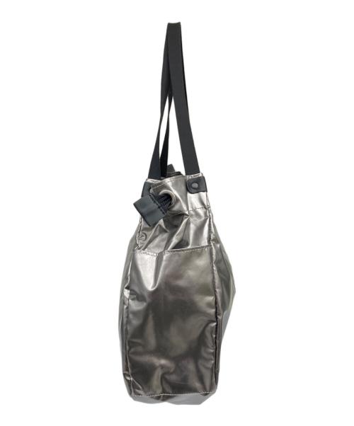 jack gomme（ジャックゴム）jack gomme (ジャックゴム) ポーチ付きトートバッグ シルバー色の古着・服飾アイテム