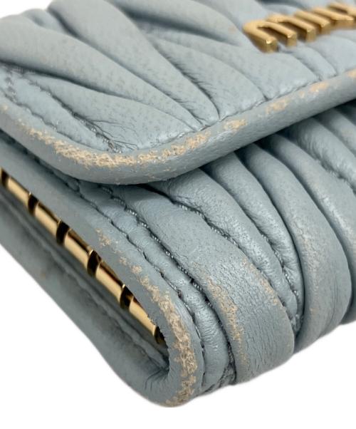 MIU MIU（ミュウミュウ）MIU MIU (ミュウミュウ) マテラッセ キーケース スカイブルーの古着・服飾アイテム