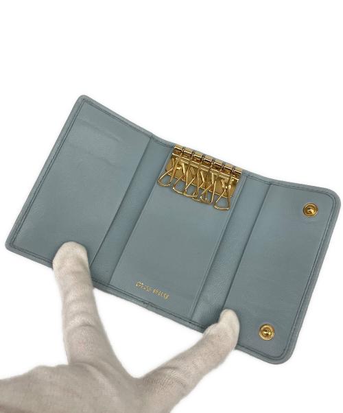 MIU MIU（ミュウミュウ）MIU MIU (ミュウミュウ) マテラッセ キーケース スカイブルーの古着・服飾アイテム