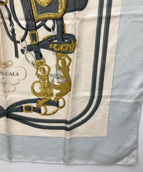 HERMES（エルメス）HERMES (エルメス) スカーフ ブリッド・ドゥ・ガラ ブルー×アイボリーの古着・服飾アイテム