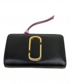 MARC JACOBSマークジェイコブス）の古着「2つ折り財布」｜ブラック×ピンク×ゴールド