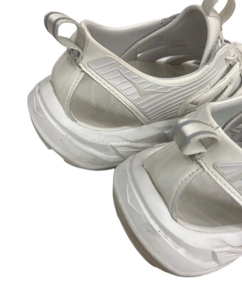 HOKAONEONE（ホカオネオネ）HOKAONEONE (ホカオネオネ) サンダル ホワイト サイズ:27.5の古着・服飾アイテム
