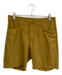 ARC'TERYX（アークテリクス）の古着「Creston Short 8」｜ベージュ