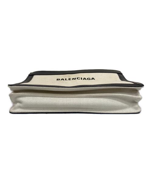 BALENCIAGA（バレンシアガ）BALENCIAGA (バレンシアガ) バッグ アイボリーの古着・服飾アイテム