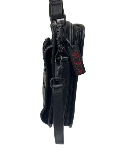 TUMI（トゥミ）TUMI (トゥミ) レザーショルダーバッグ ブラックの古着・服飾アイテム