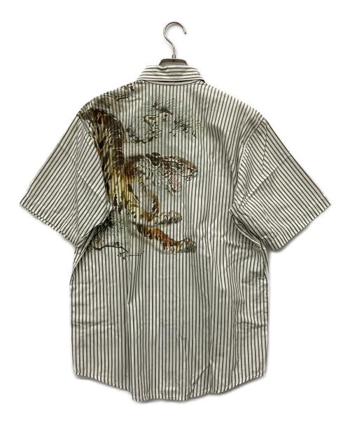 X-LARGE（エクストララージ）X-LARGE (エクストララージ) 半袖シャツ ベージュ サイズ:Mの古着・服飾アイテム