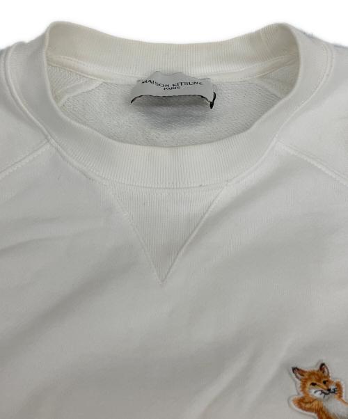 maison kitsune（メゾンキツネ）MAISON KITSUNE (メゾンキツネ) Chillax Fox Patch Classic Sweatshirt ホワイト サイズ:Sの古着・服飾アイテム