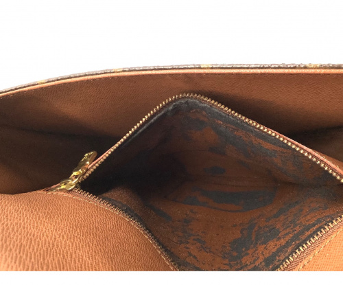 LOUIS VUITTON（ルイ ヴィトン）LOUIS VUITTON (ルイ・ヴィトン) ショルダーバッグ モノグラム TH0956の古着・服飾アイテム