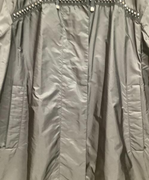 MONCLER（モンクレール）MONCLER (モンクレール) スタッズナイロンコート ブラックの古着・服飾アイテム