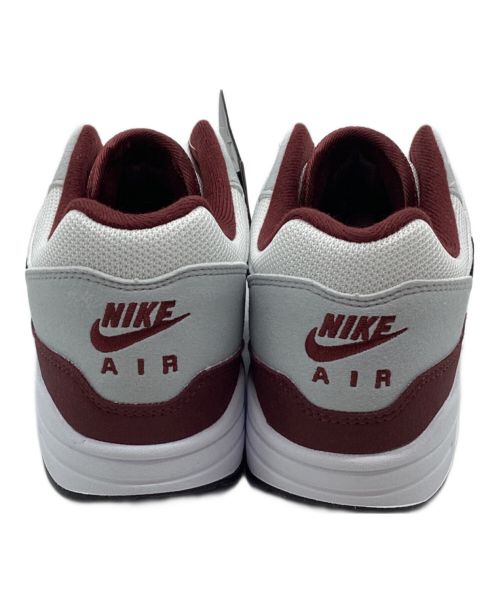 NIKE（ナイキ）NIKE (ナイキ) スニーカー ホワイト×ブラウン サイズ:27 未使用品の古着・服飾アイテム