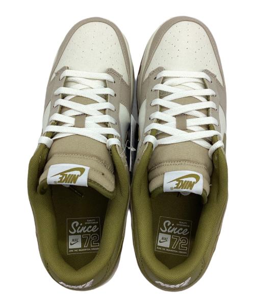 NIKE（ナイキ）NIKE (ナイキ) スニーカー ベージュ×ホワイト サイズ:28.5 未使用品の古着・服飾アイテム