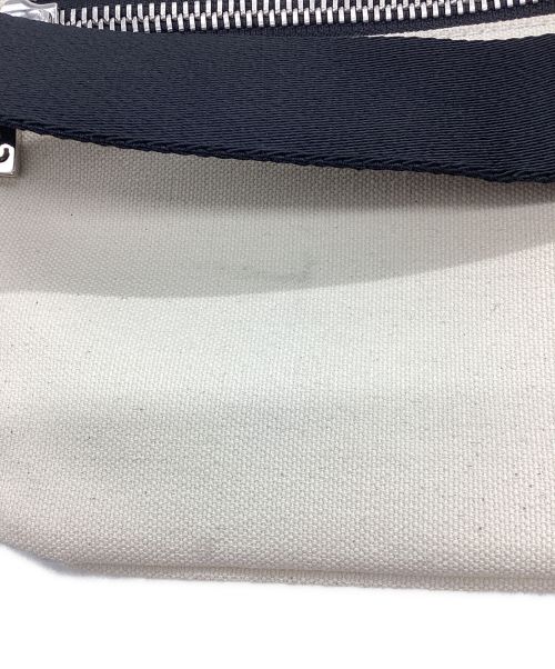 JIMMY CHOO（ジミーチュウ）JIMMY CHOO (ジミーチュウ) ボディーバッグ アイボリーの古着・服飾アイテム