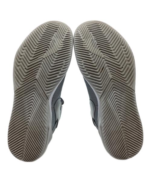 NIKE（ナイキ）NIKE (ナイキ) スニーカー ライトグレー サイズ:27の古着・服飾アイテム