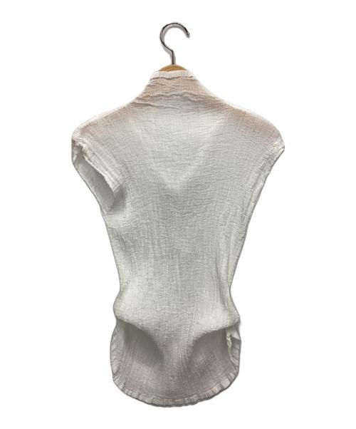 ISSEY MIYAKE（イッセイミヤケ）ISSEY MIYAKE (イッセイミヤケ) ノースリーブカットソー ホワイト サイズ:表記の古着・服飾アイテム